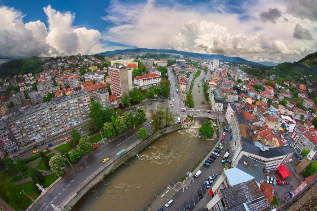 Bhn Топ Център Студио Gabrovo Exterior foto